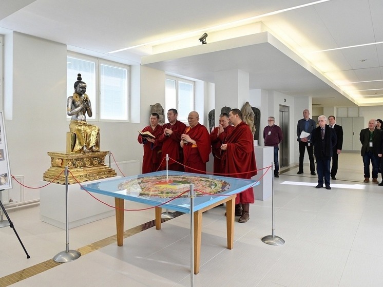 В Эрмитаже представили отреставрированную статую Будды