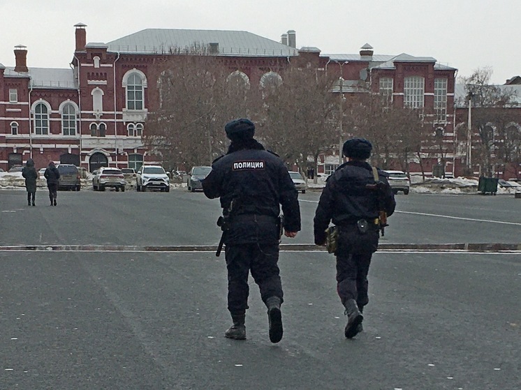 За удар по полицейскому житель Озинок заплатит 30 тысяч рублей