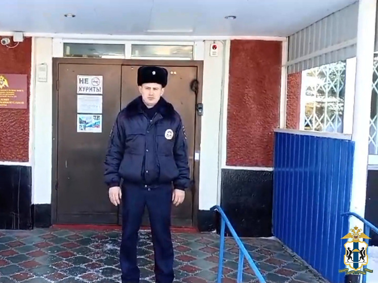 В Новосибирске полицейский оказал доврачебную помощь женщине, у которой случился приступ