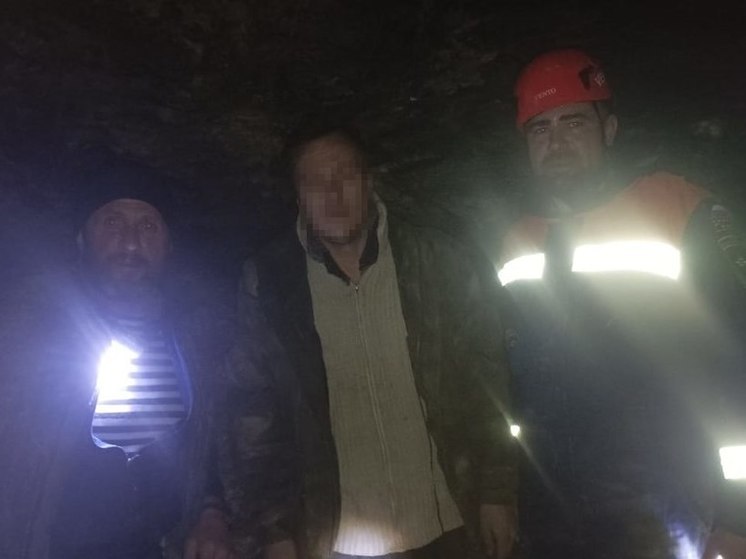 На Кубани спасатели помогли диабетику выбраться из пещеры