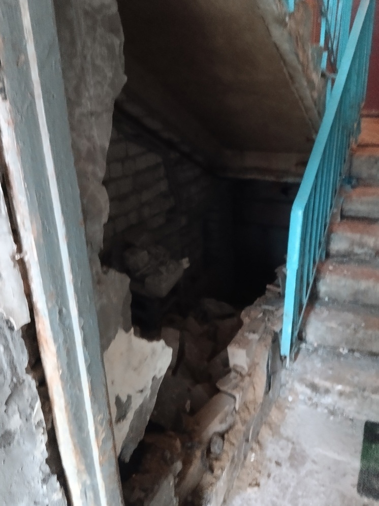 В многоквартирном доме в Твери рухнула стена