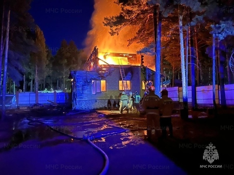 Два человека погибли на пожаре дома в районе Забайкалья