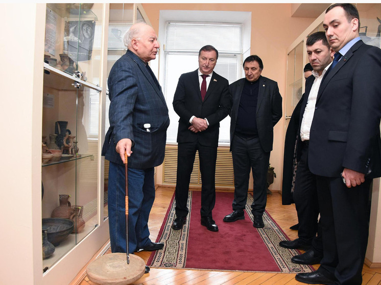 Председатель парламента Дагестана посетил музей