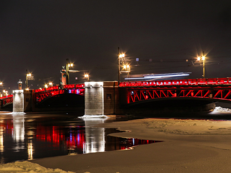В Петербурге два моста разведут в ночь на 19 марта