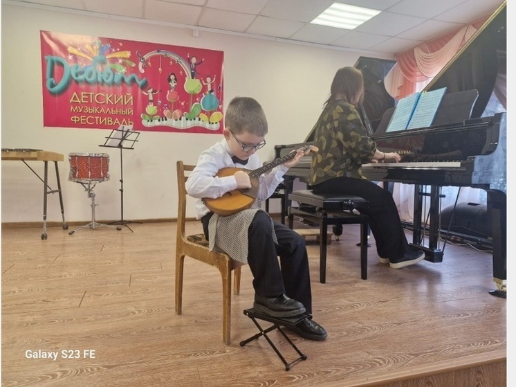 В смоленской музыкальной школе прошел фестиваль первоклассников «Дебют»