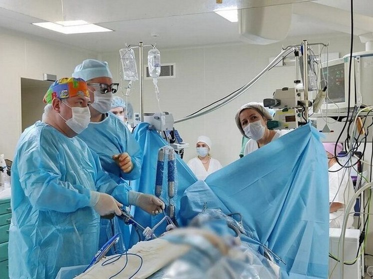 Саратовские врачи провели операцию на сердце по видео