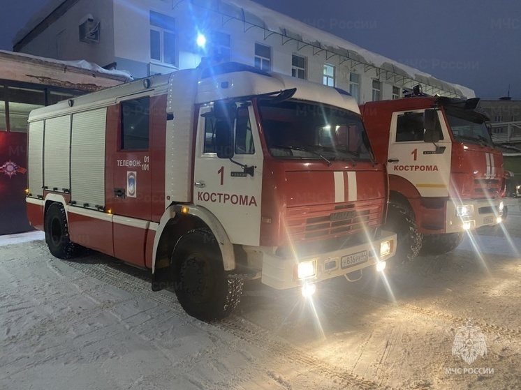 Костромские пожарные тушили пожар в гаражном кооперативе