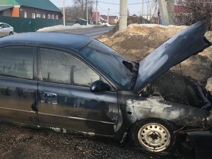 В Сасове Рязанской области загорелся автомобиль