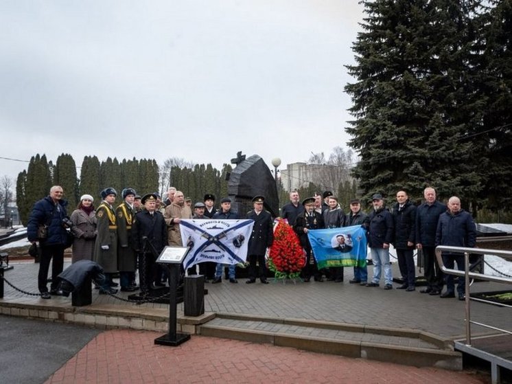 В областном центре почтили память погибших подводников АПРК «Курск»