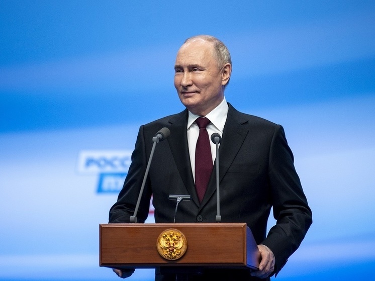 Экс-разведчик Риттер: победа Путина на выборах показала, что россияне верят в систему