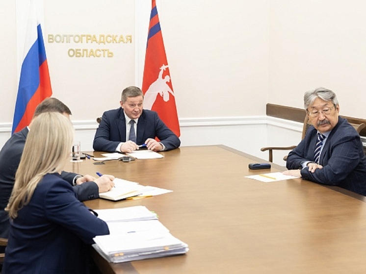 Бочаров принял участие в правительственной стратегической сессии