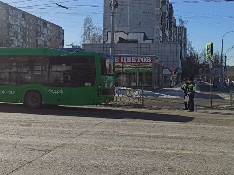 Автобус сбил 16-летнего подростка в Екатеринбурге