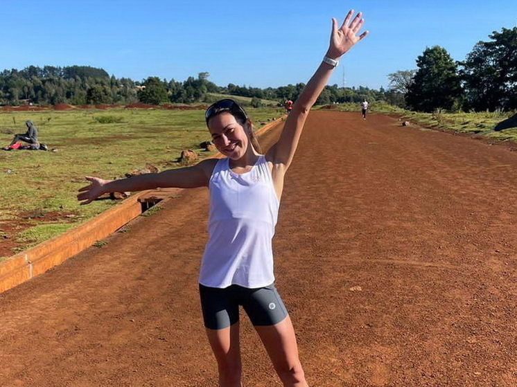 Курская легкоатлетка Дина Александрова тренируется на африканском сборе в Кении