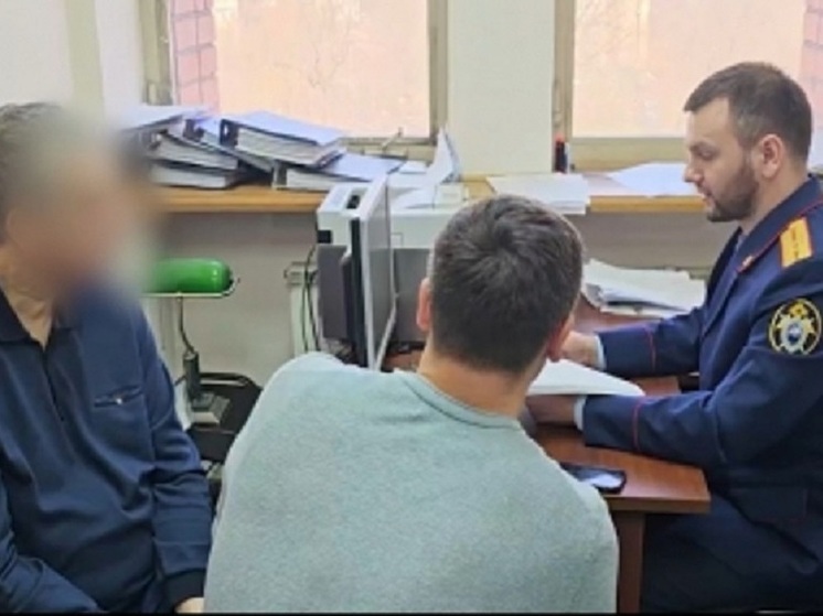 Взятки и мошенничество: экс-главврача психбольницы обвиняют в Приморье