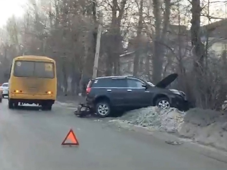Школьный автобус попал в ДТП в Калуге