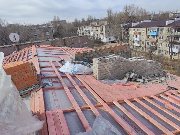 Брянские строители продолжают работать в луганской Брянке