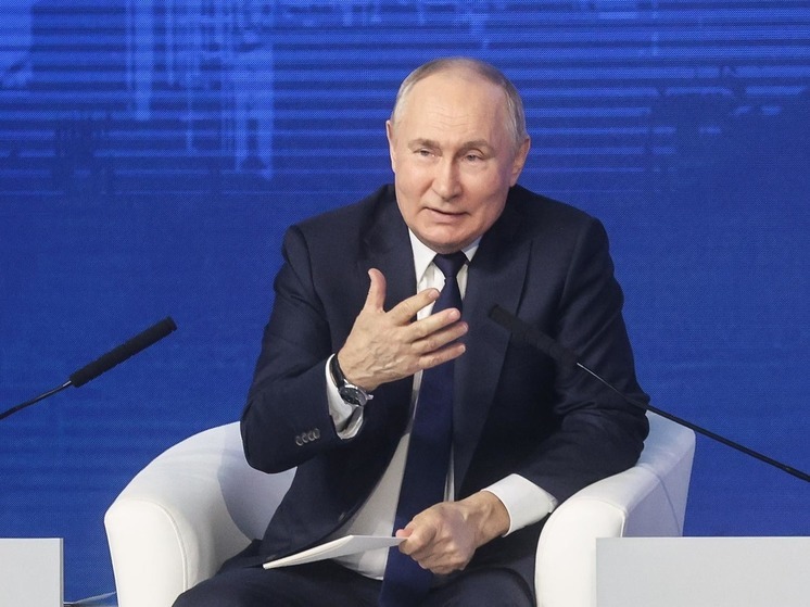 Путин: Россия не отвечает на обстрелы гражданских объектов из-за своих взглядов