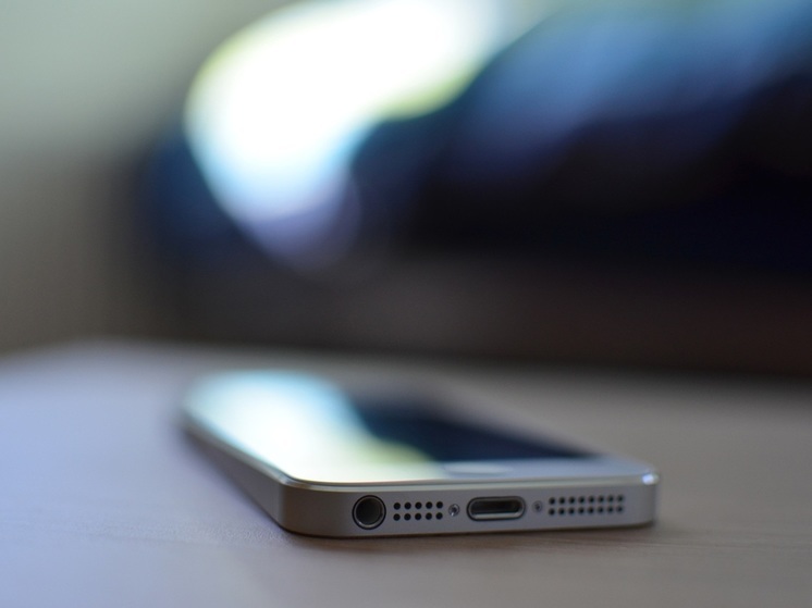 Юрист Калягин: Apple и Google нарушат условия пользовательского соглашения при отключении смартфонов