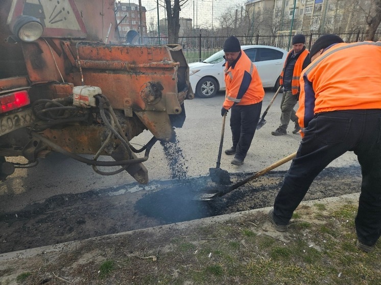 В Элисте ремонтируют дороги
