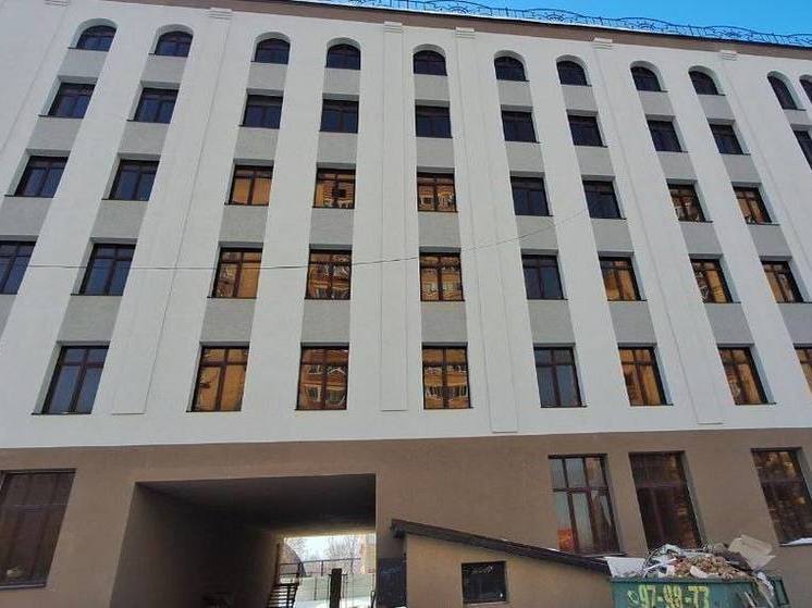 В Оренбурге гостиница «Баку» постепенно превращается в поликлинику