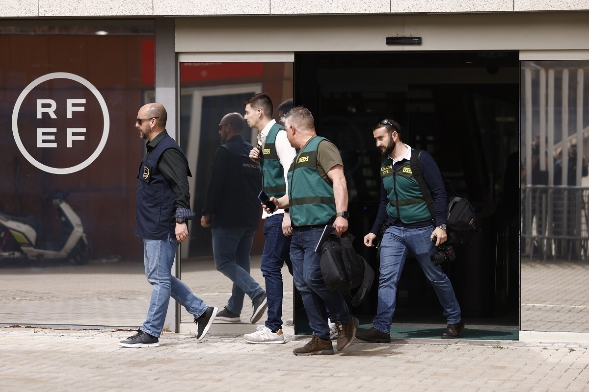 Rubialis' kiss became a curse: Spanish police persecute football