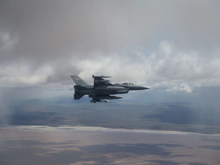 Нидерланды назвали срок передачи Киеву F-16