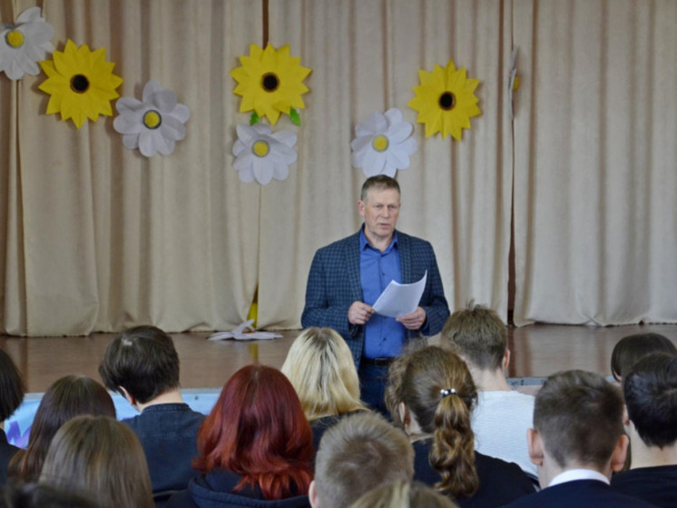 В Смоленске полицейские и общественники провели для школьников профилактическое мероприятие «Здоровое будущее без наркотиков»