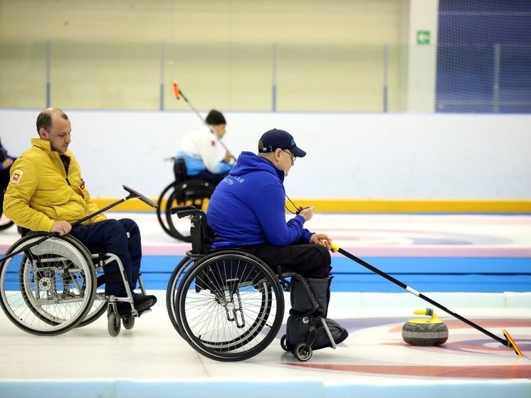На Зимних играх паралимпийцев на Сахалине стартовали матчи по керлингу