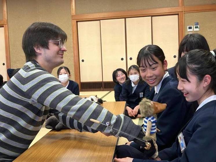 Томский кукловод «сломил» природную сдержанность японцев