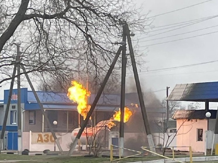 ВСУ атаковали АЗС и центральную больницу в Каховке