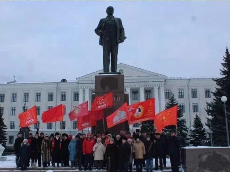 Псковские коммунисты: «Господа, оставьте Ленина в покое!»