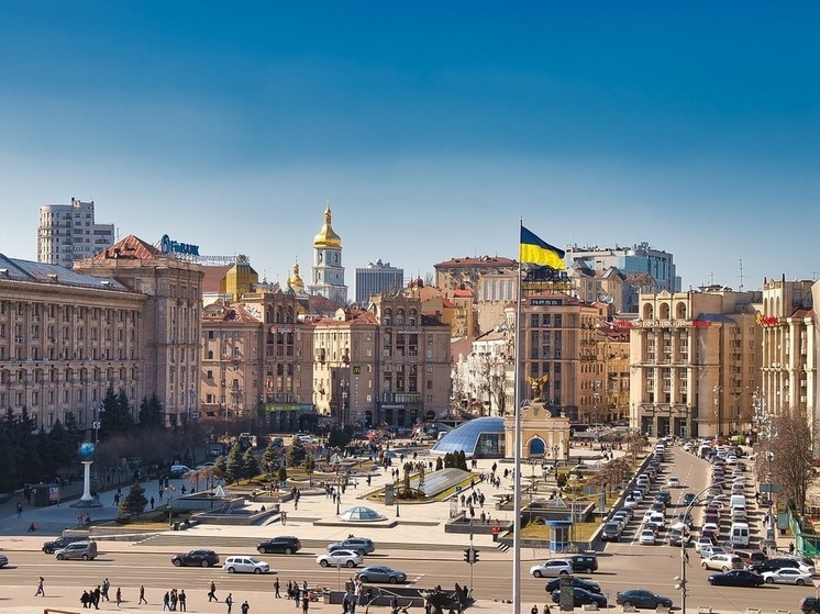 В музее истории Украины во Второй мировой войне демонтируют советские памятники