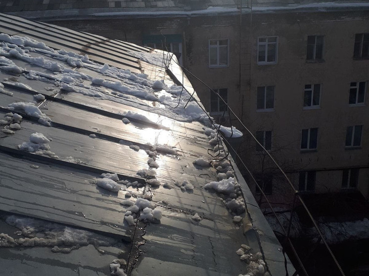 В Йошкар-Оле от снега расчистили крыши 55 домов