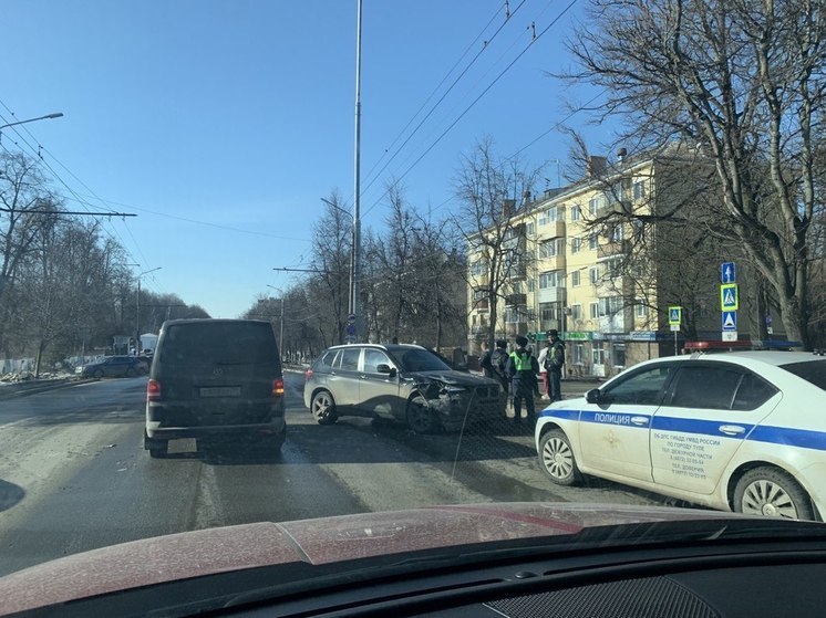 ДТП с BMW привело к образованию затора в центре Тулы