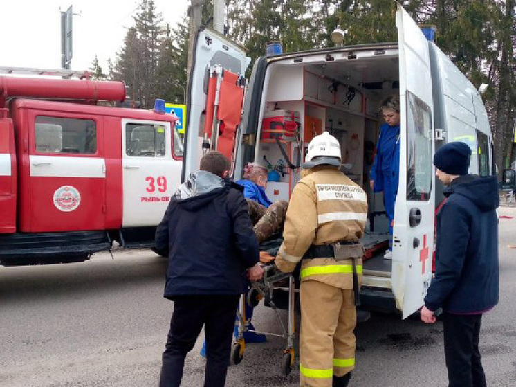 В Курской области в столкновении с автомобилем пострадал 17-летний мотоциклист