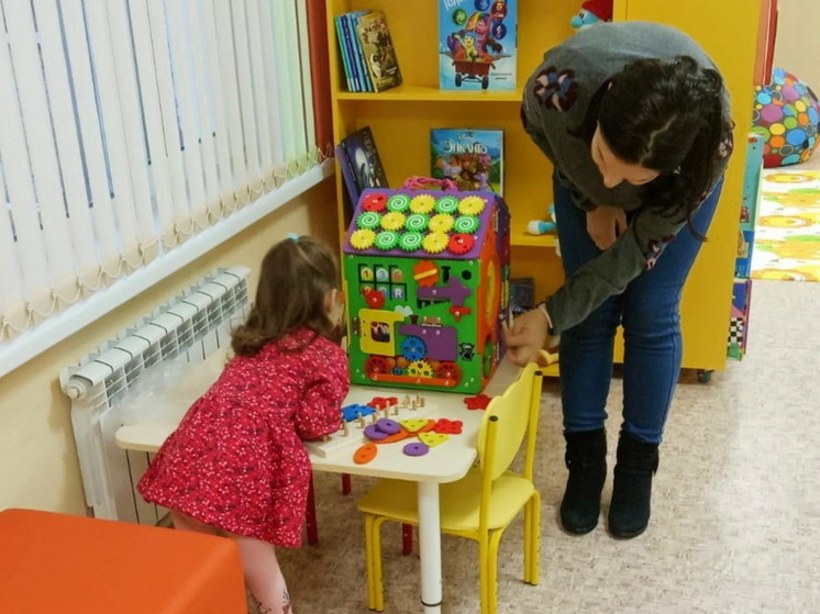 В Центральную детскую библиотеку Йошкар-Олы приходят мамы с детьми до трех лет