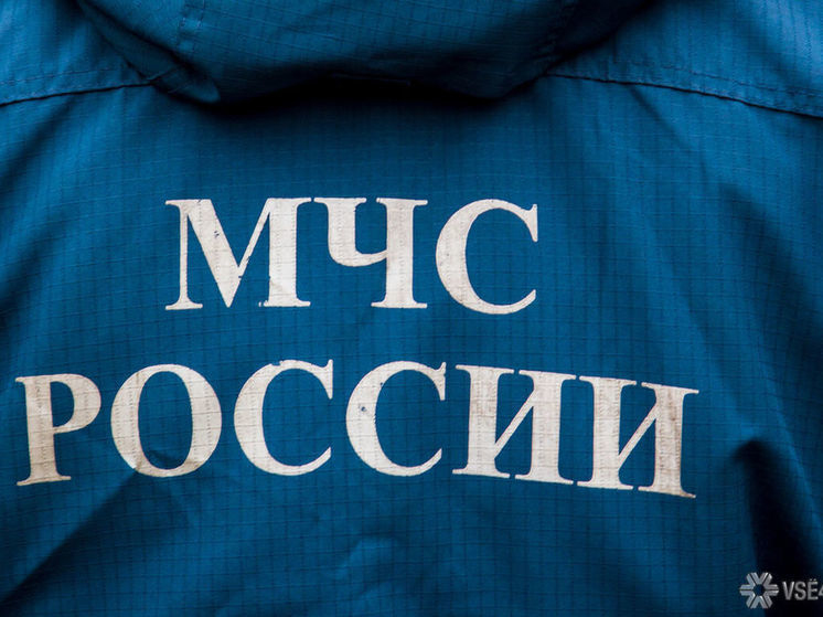 Огонь охватил транспортное средство в Кузбассе