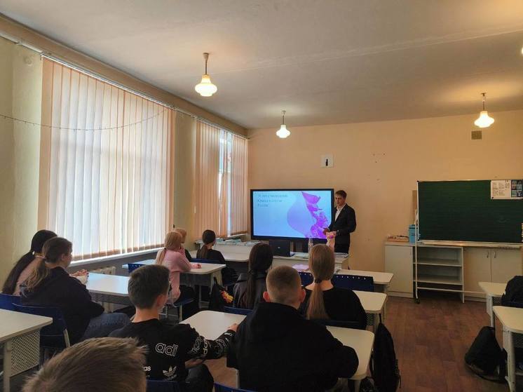  Школьникам Скадовска рассказали историю Крыма