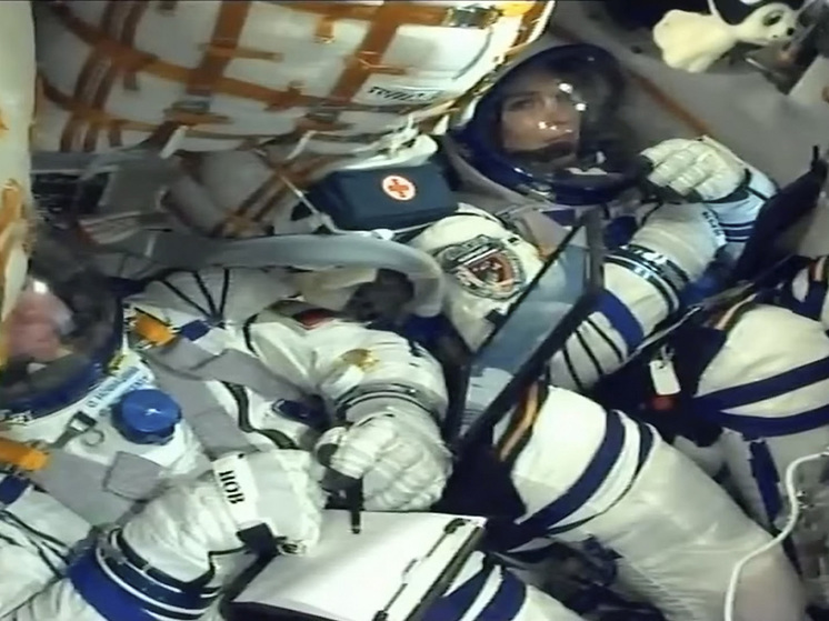 Началась эвакуация космонавтов из корабля «Союз МС-25»: старт отменили в последний момент