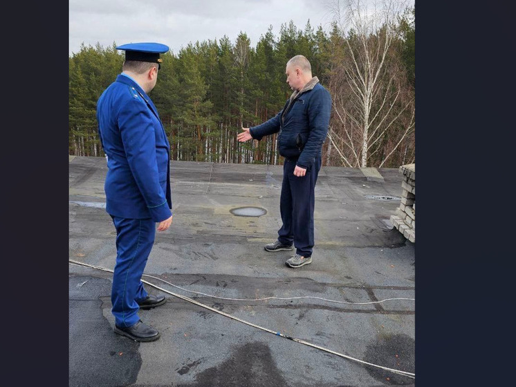Прокуратура проверит состояние крыши дома в поселке Рахья после жалоб жителей