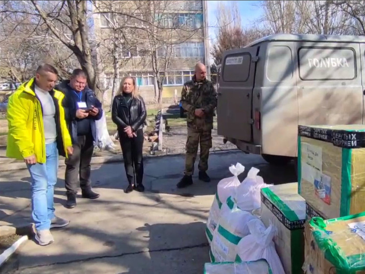 В Алешкинский детский дом пришла гуманитарная помощь от спецназа