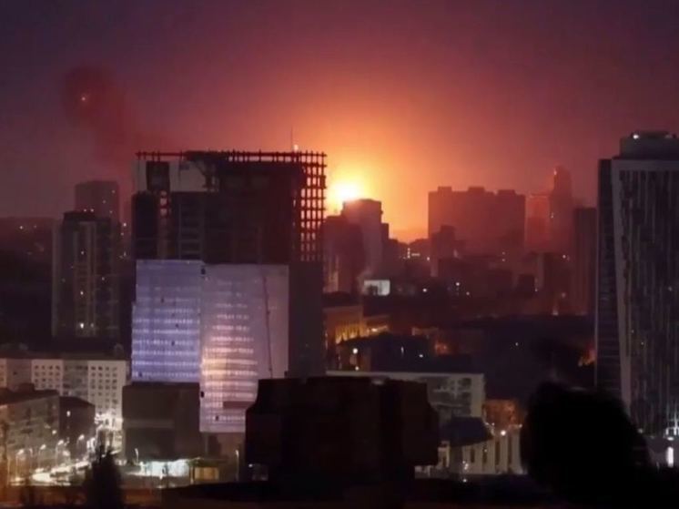 The Times опубликовала кадры ракетных ударов по критическим объектам в Киеве