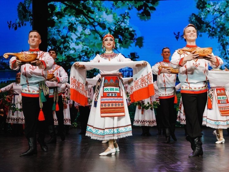 Чувашский академический ансамбль песни и танца выступит в девяти городах России