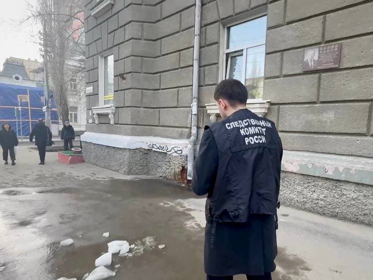 Девочка, пострадавшая от наледи в Саратове, находится в больнице
