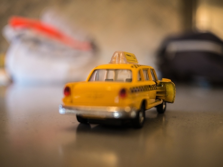 Калининградцам рассказали, сколько машин такси работает в регионе