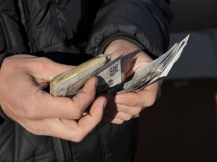 В Волгоградской области 17-летние аферисты украли у пенсионерок 1 млн рублей
