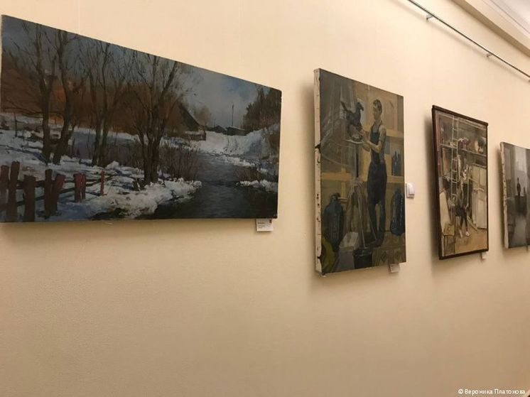 В пермской мэрии обновили выставку картин талантливых студентов