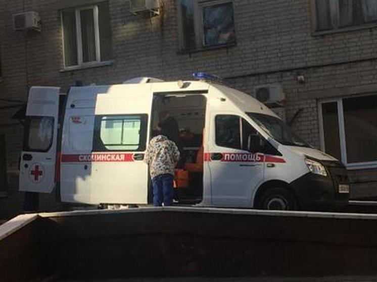 Жительницу Воронежа на рабочем месте сбил электропогрузчик