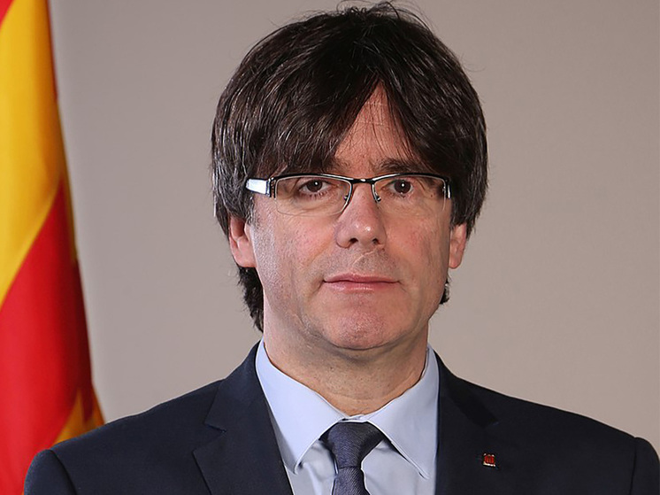 Эмигрировавший из Испании политик Пучдемон объявил об участии в выборах в Каталонии