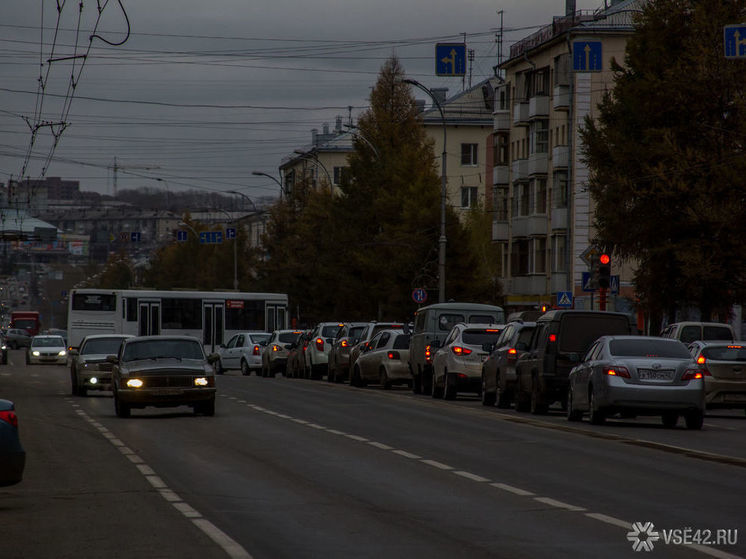 Из-за непогоды на дорогах Кемерова образовались девятибалльные пробки